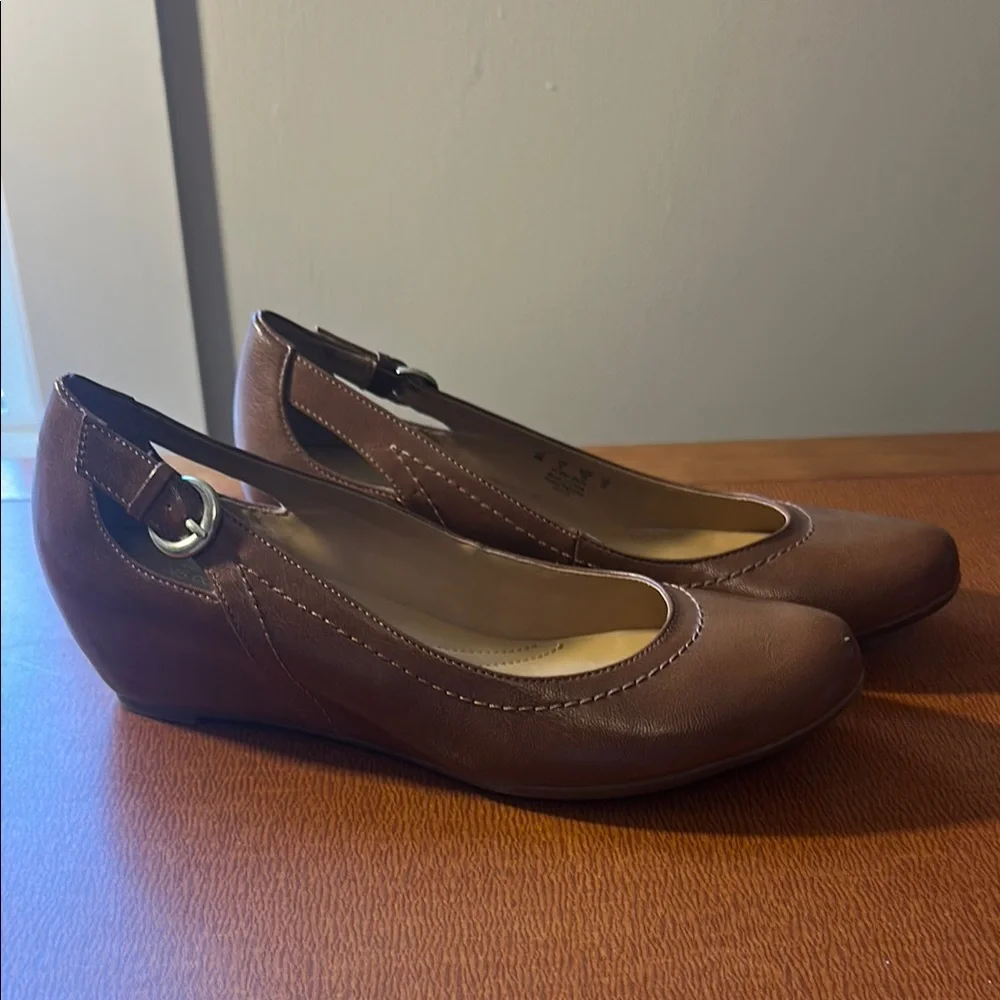 Naturalizer Brown Wedge‎ Shoes with Leather Finish